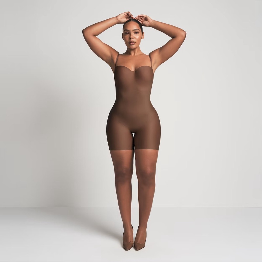 Skims Core Sculpt Body Zoned Underwire Molded Mid Thigh Bodysuit In jasper NWT M